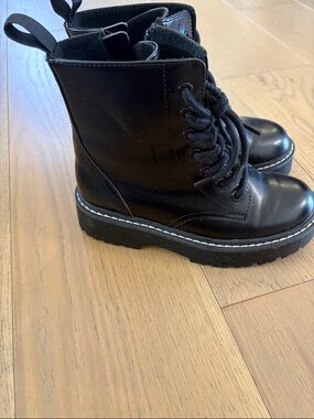 EUC H&M Girls Boots Size 13.5